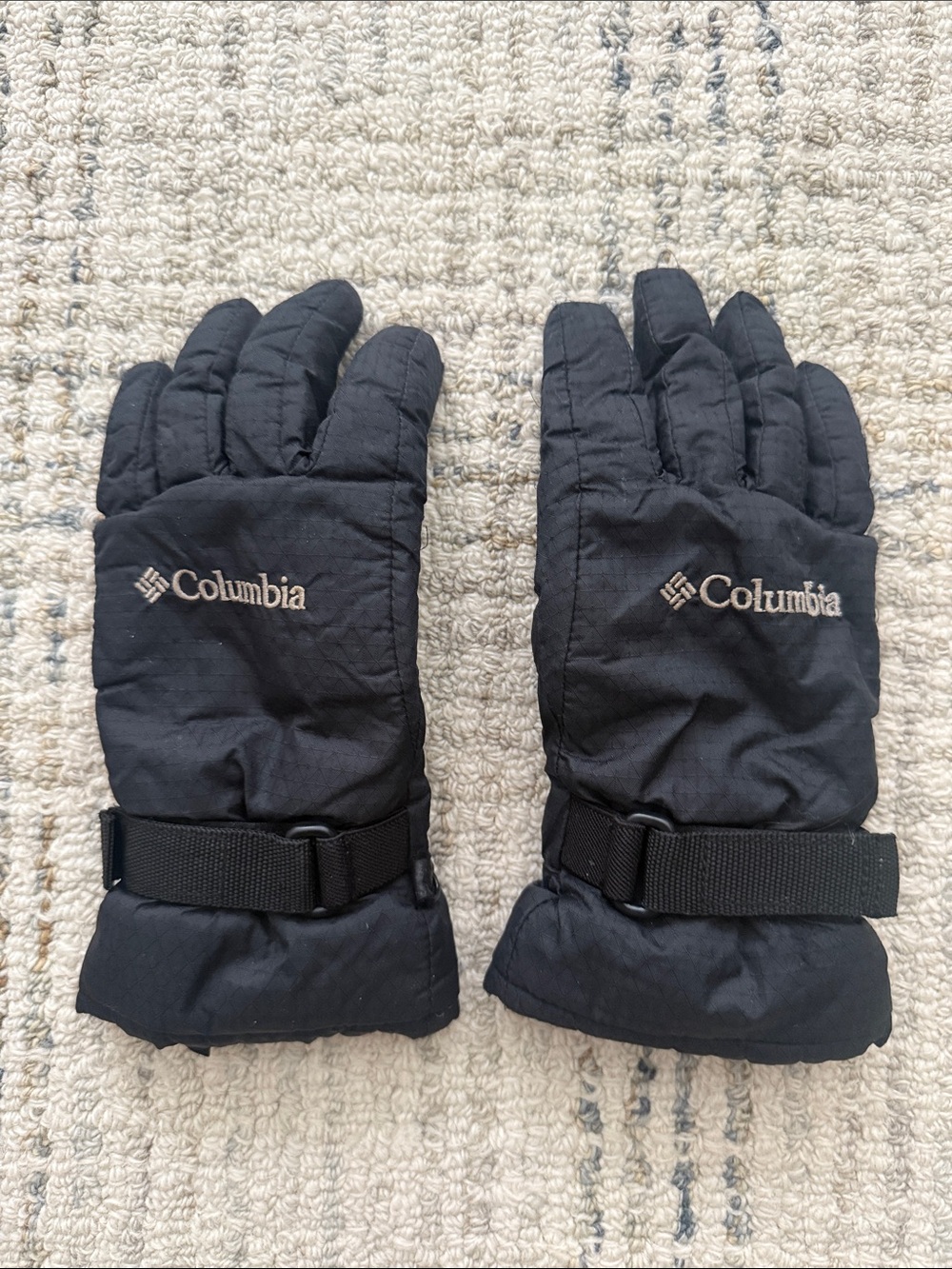 Columbia Black Gloves with Adjustable Wrist Straps